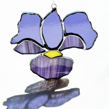 Sarah Evans Glass Art Stained Glass Iris #sarahevansglassart #stainedglass #stainedglassiris #stainedglassflowers #iris #flower #mothersdaygift #giftideas #uniquegift #spring