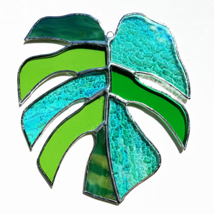 Sarah Evans Glass Art Stained Glass Monstera Leaf #sarahevansglassart #stainedglass #stainedglassmonstera #monsteraleaf #giftideas #uniquegifts #mothersday